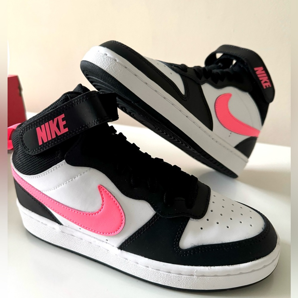 Nike Shoes Pink White and black, high top sneakers.👟